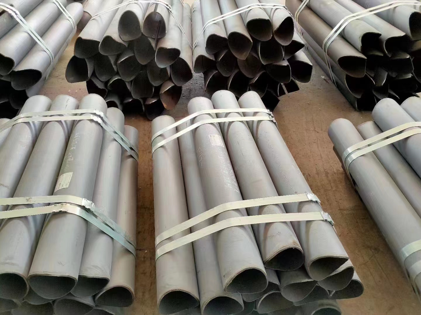 钢结构堆放一角